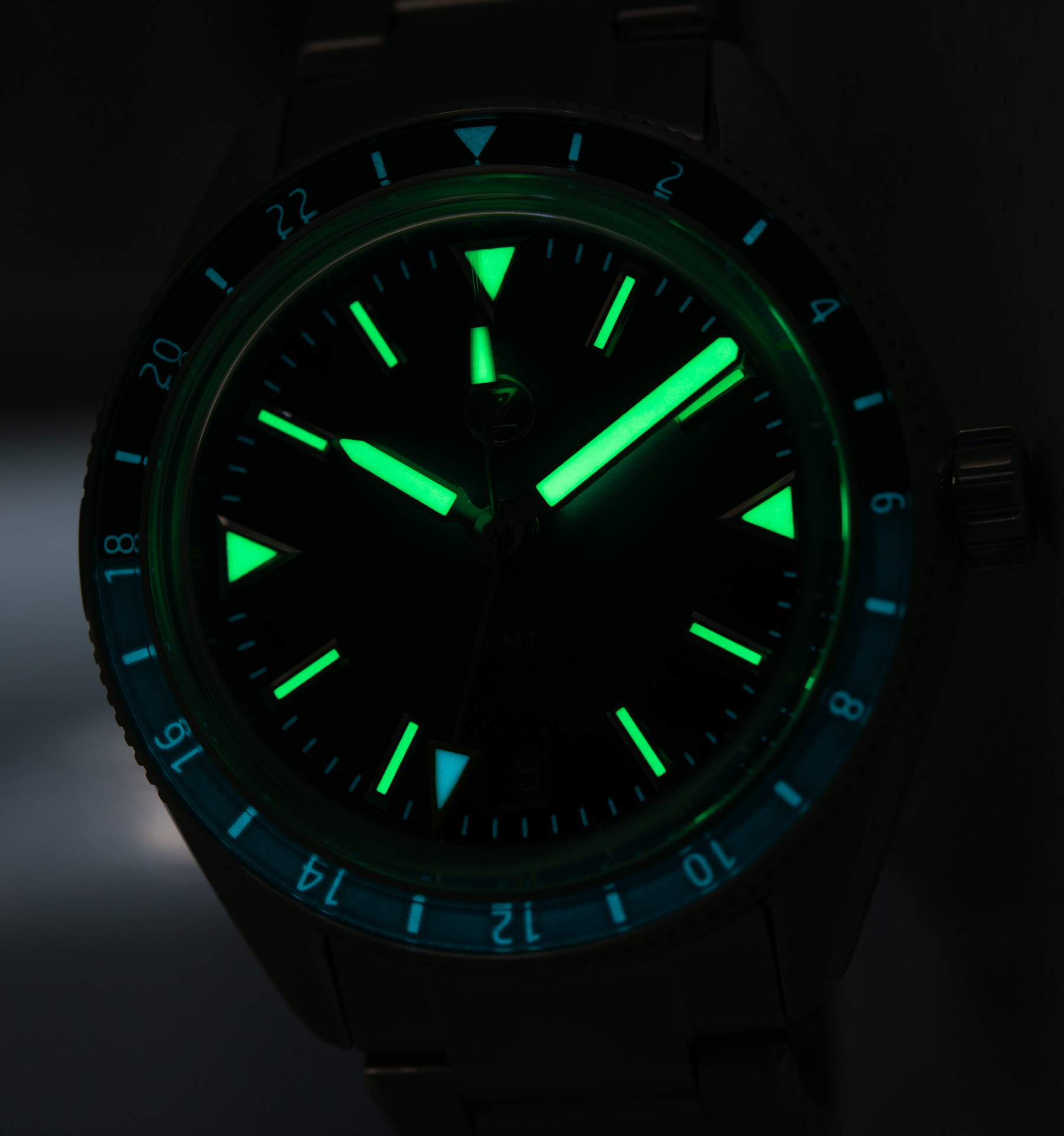 Watch Review: Zelos Horizons V2 GMT 200m Teal Wrist Time Reviews 