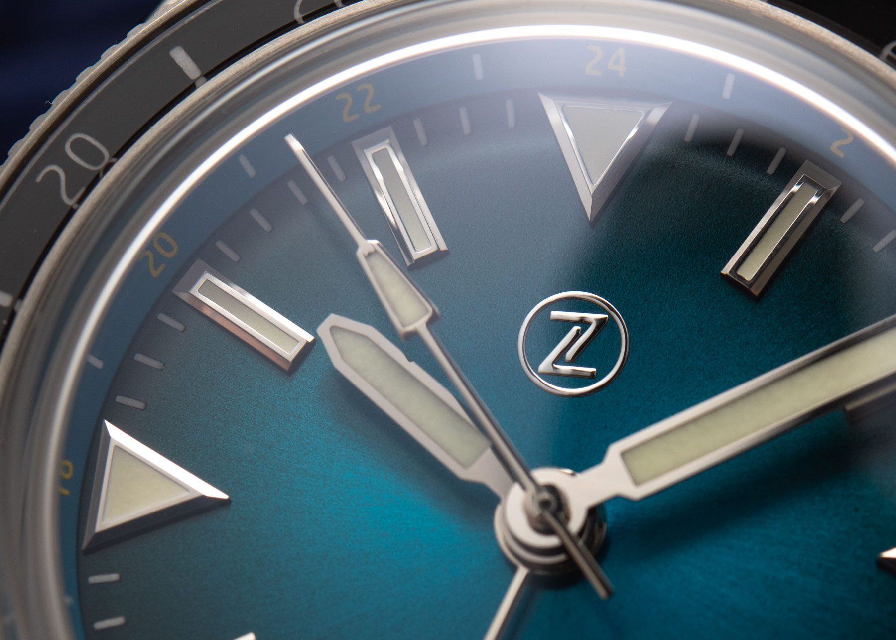 Watch Review: Zelos Horizons V2 GMT 200m Teal Wrist Time Reviews 