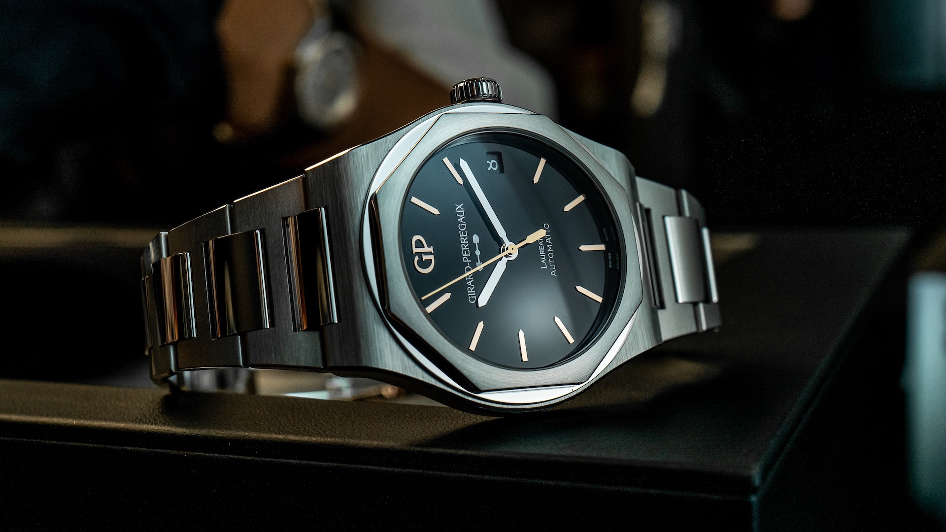 Hands-On Debut: Girard-Perregaux Laureato Infinity 42mm Hands-On 