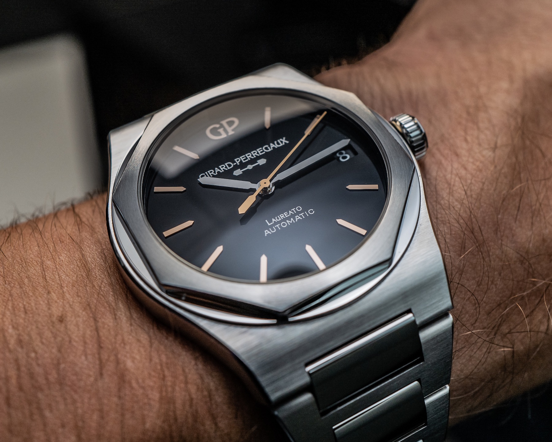 Hands-On Debut: Girard-Perregaux Laureato Infinity 42mm Hands-On 