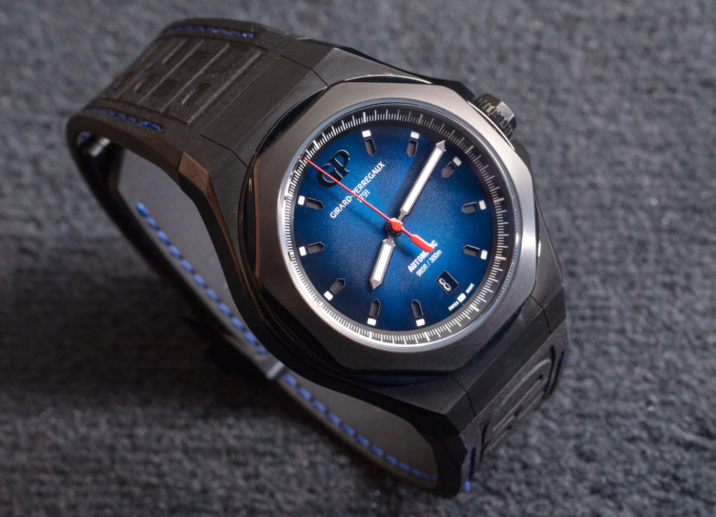 Girard-Perregaux Laureato Absolute Watch Hands-On Hands-On 