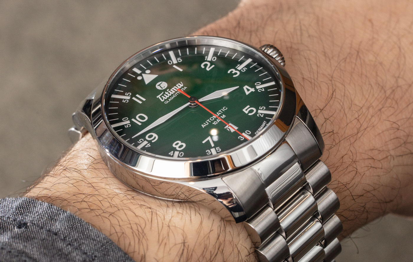 Tutima Flieger 6105 Green Watch Hands-On Hands-On 