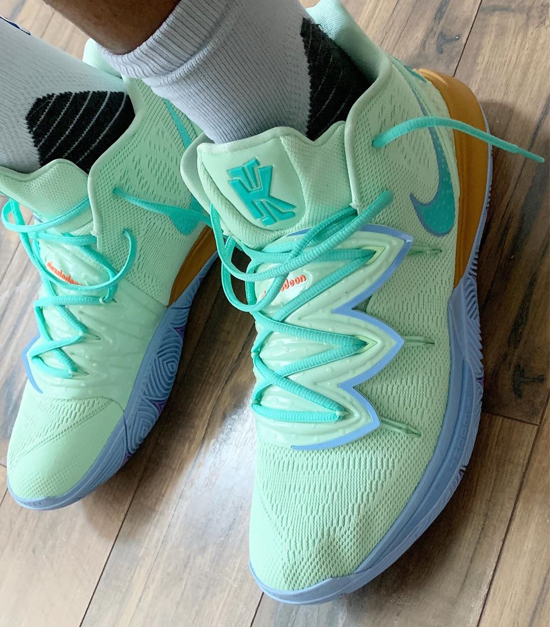 Nike Kyrie 5 Squidward Side