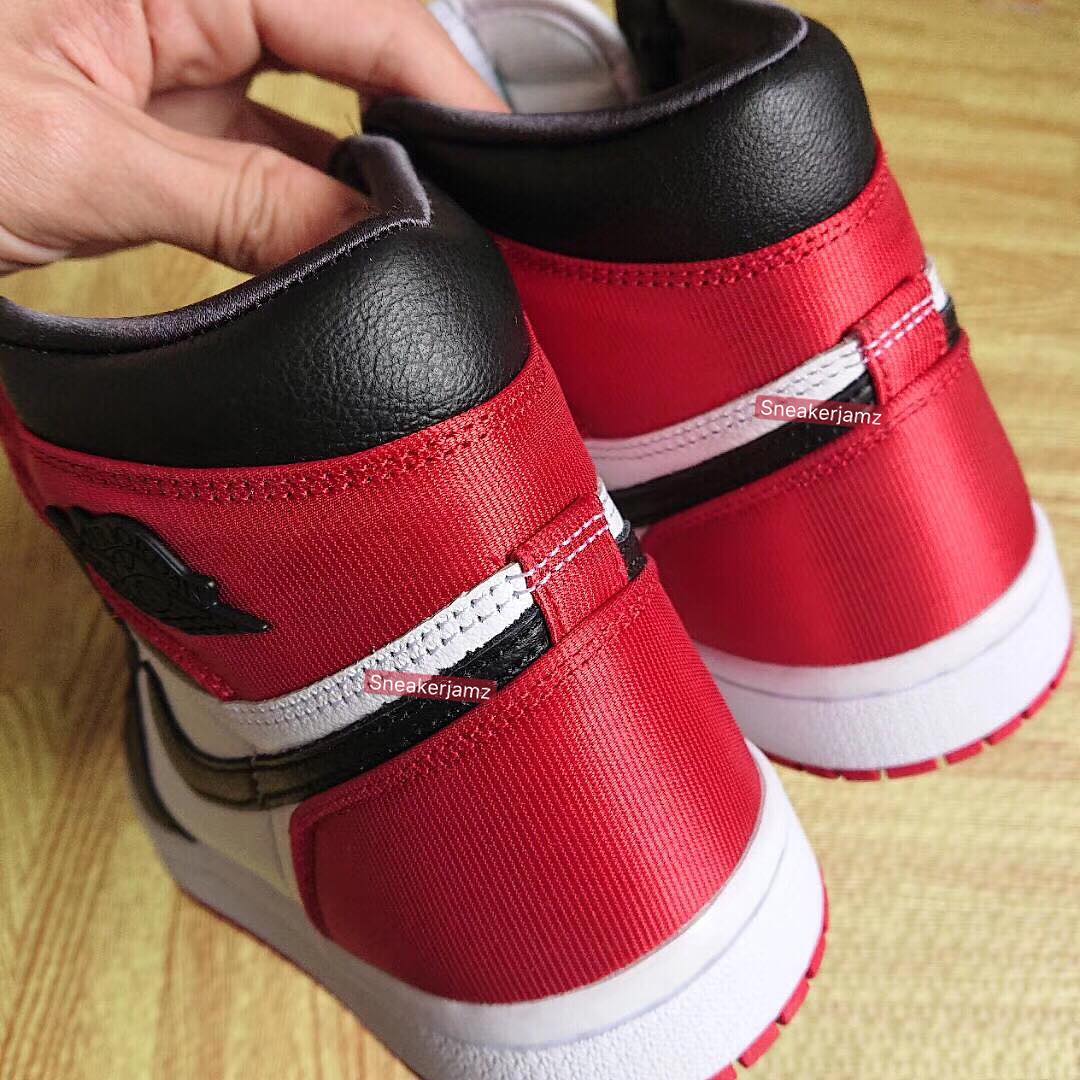 WMNS Air Jordan 1 'Satin Black Toe' (Heel)