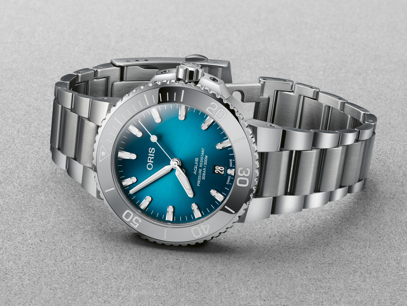 Oris Updates The Aquis Diver Line With New 41.5 MM Case And New 39.5 MM Variant Watch Releases 