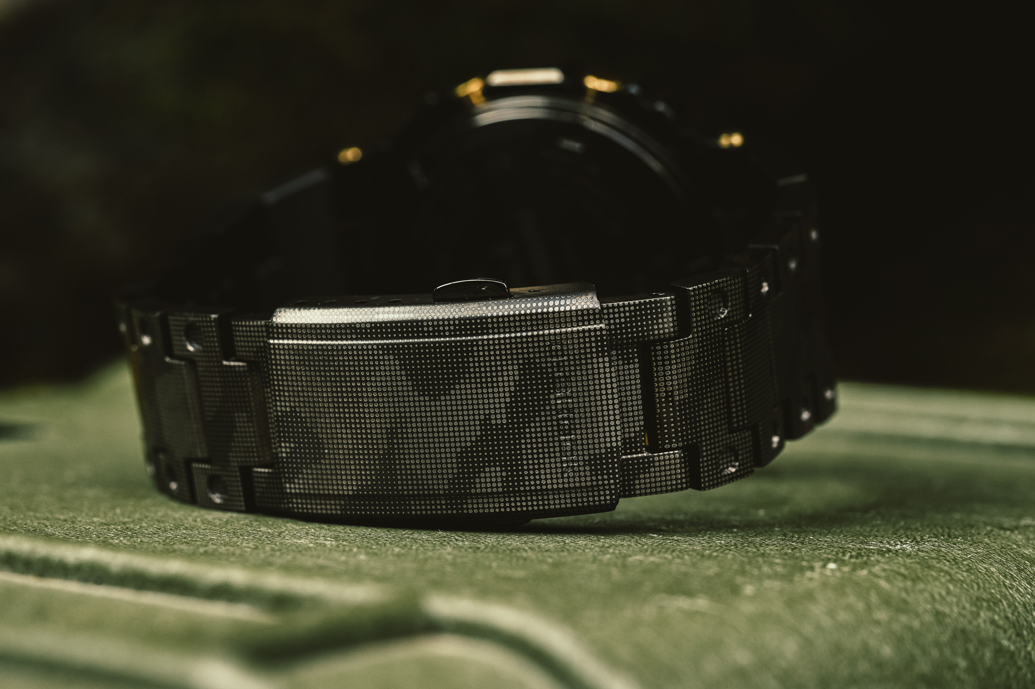 How Not to be Seen: A Primer on Camouflage with the Casio G-Shock GMW-B5000CM Hands-On 