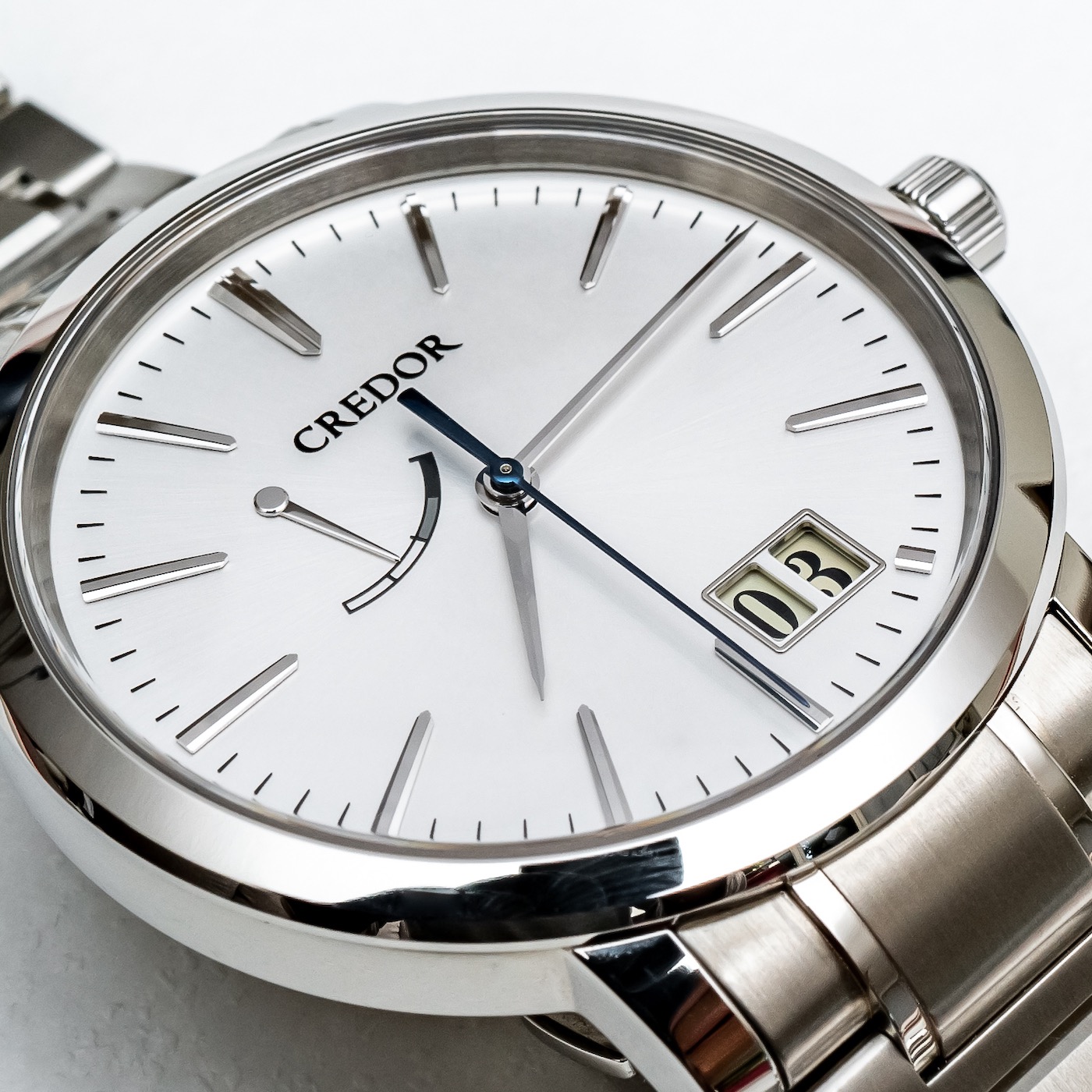 Hands-On: Seiko Credor GCLP995 'Big Date' Manual-Wind Spring-Drive Watch Hands-On 