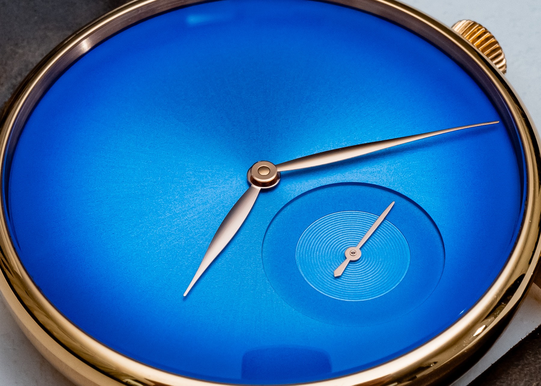 H. Moser & Cie Venturer Concept Arctic Blue Watch Masters A Color & Helps Revalidate 'Minimalism' Hands-On 