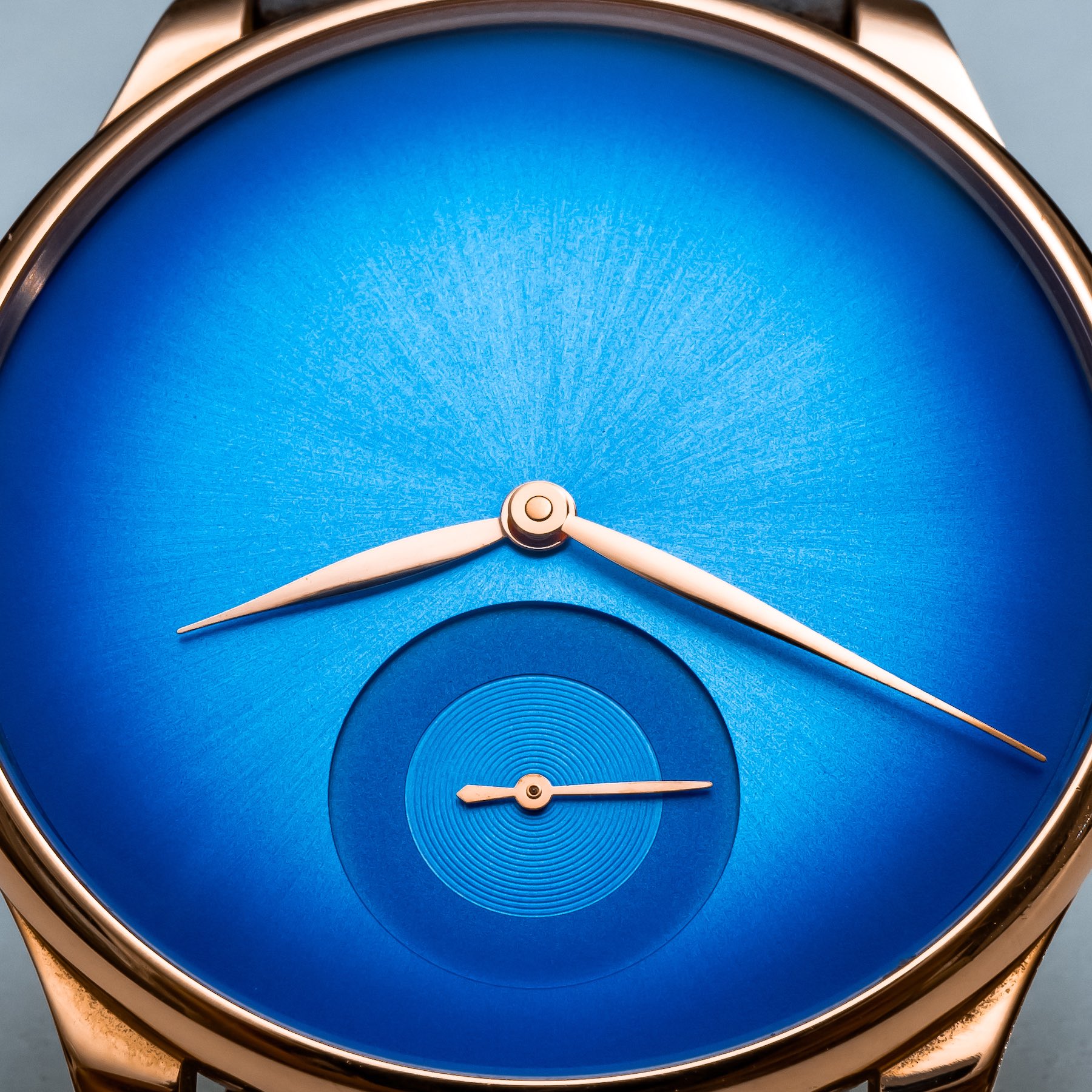 H. Moser & Cie Venturer Concept Arctic Blue Watch Masters A Color & Helps Revalidate 'Minimalism' Hands-On 