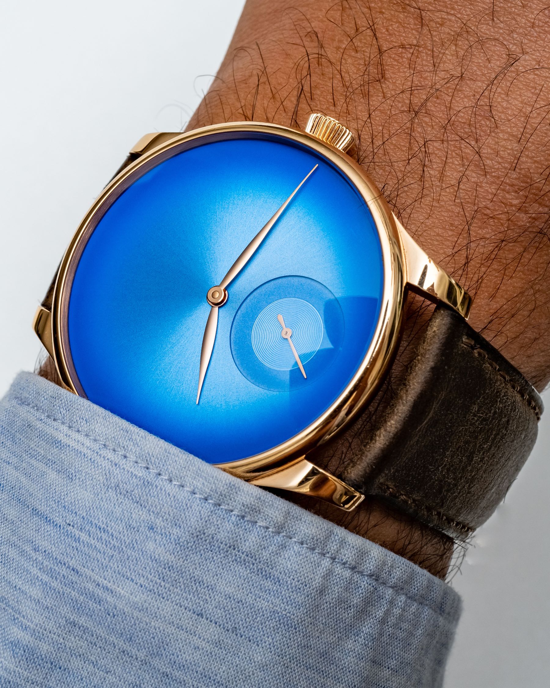 H. Moser & Cie Venturer Concept Arctic Blue Watch Masters A Color & Helps Revalidate 'Minimalism' Hands-On 