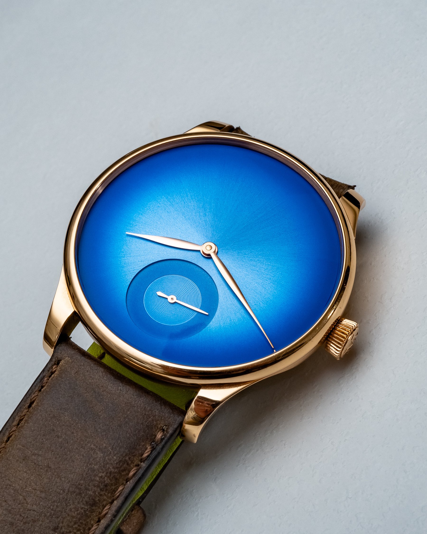 H. Moser & Cie Venturer Concept Arctic Blue Watch Masters A Color & Helps Revalidate 'Minimalism' Hands-On 