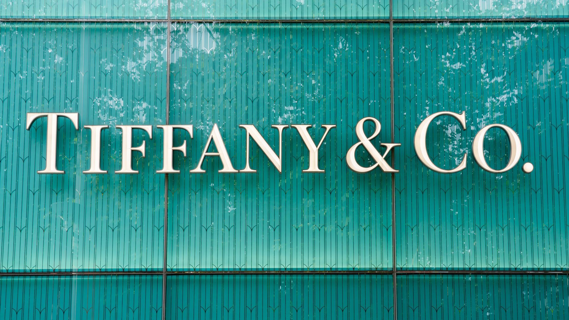 Paris-Based LVMH Luxury Conglomerate Appears To No Longer Be Buying New York City-Based Tiffany & Co. Watch Industry News 