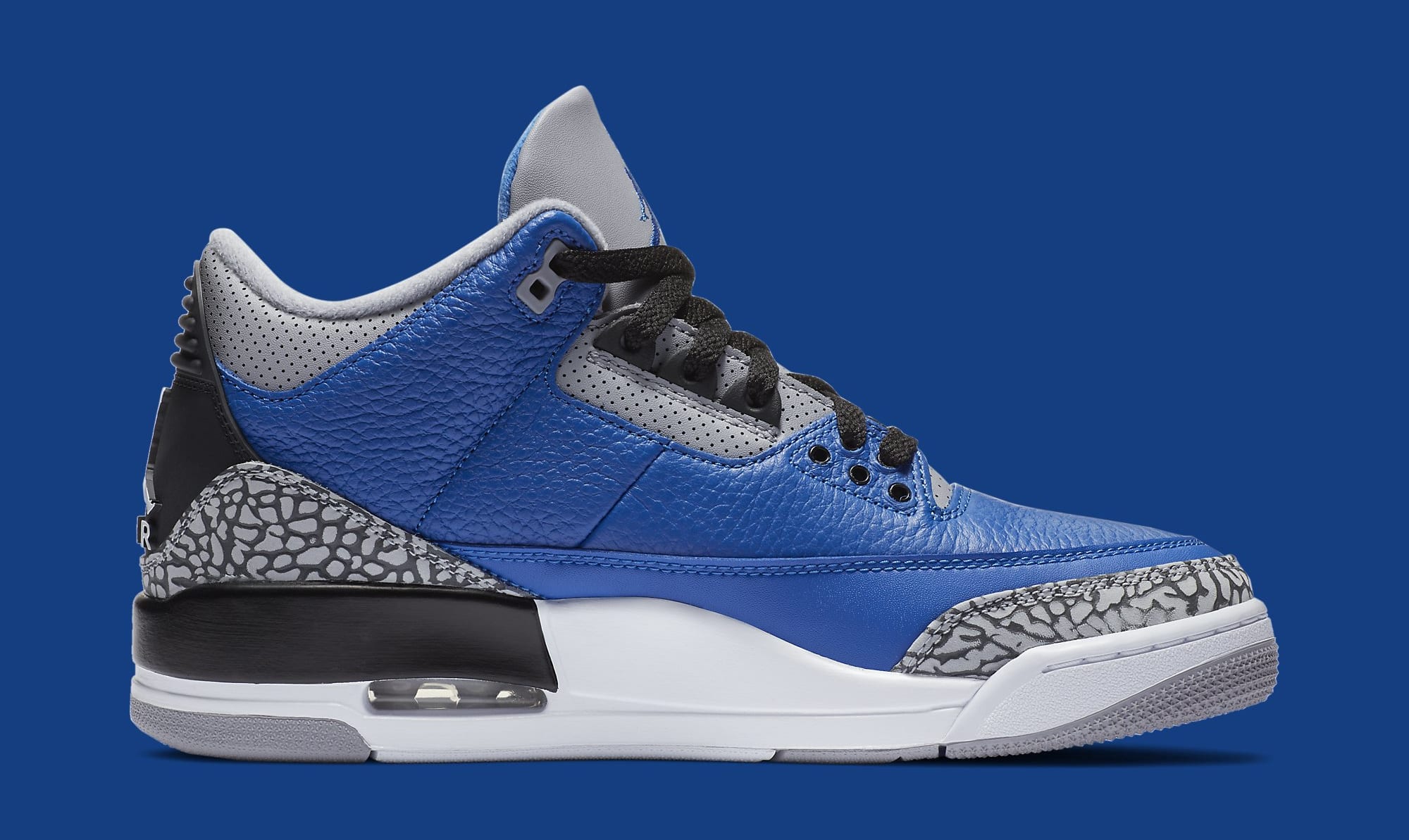 Air Jordan 3 III Retro 'Varsity Royal' CT8532-400 Medial