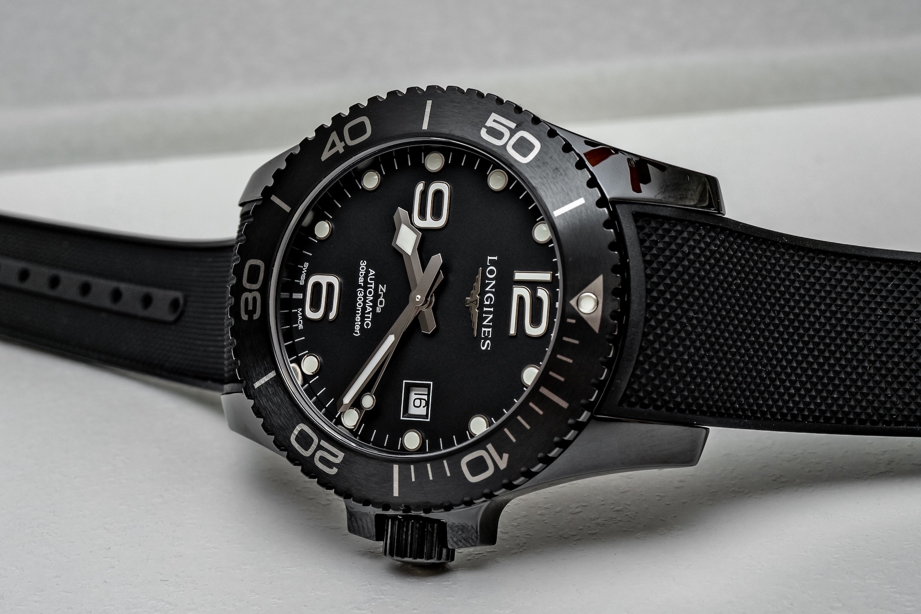 Hands-On: Longines HydroConquest All-Black Ceramic Watch Hands-On 